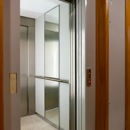 Apartment 1e 5 Minutes From The *